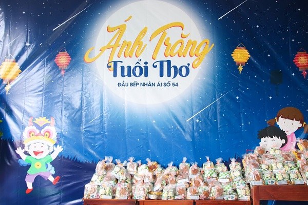 Sân khấu xinh xắn của chương trình Ánh Trăng tuổi thơ 